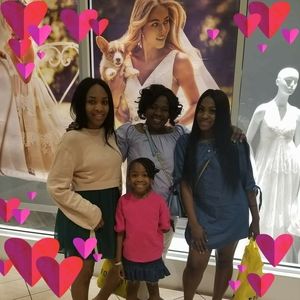 Meet your Posher, Delores